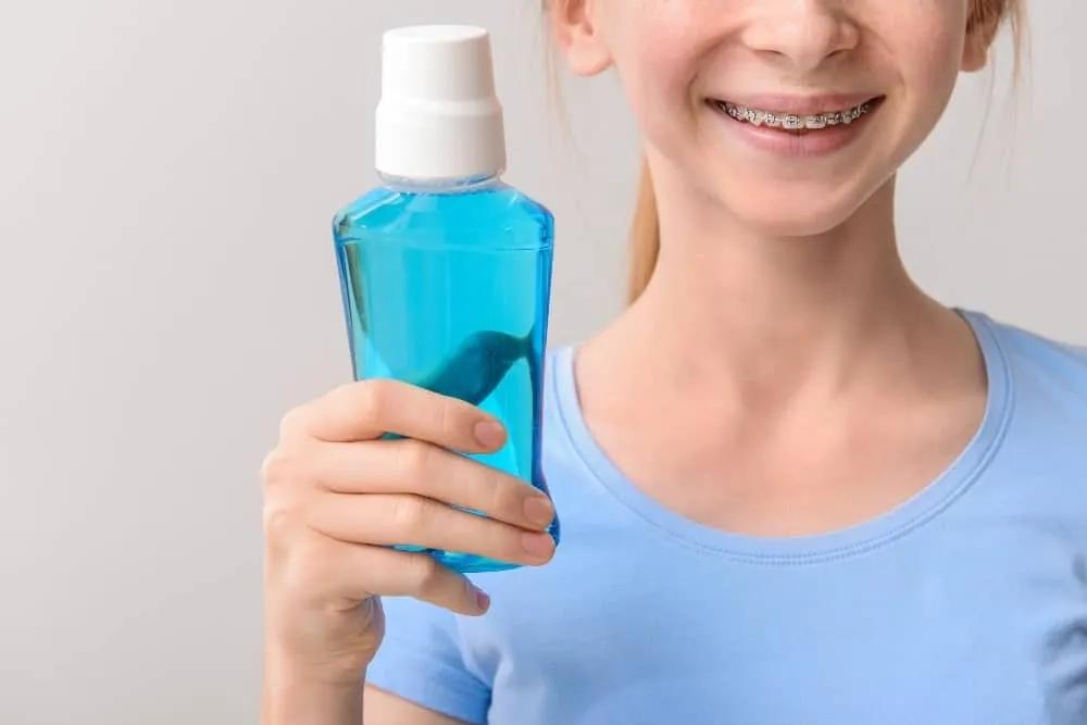 Nước súc miệng cho người niềng răng - Đâu là lựa chọn phù hợp