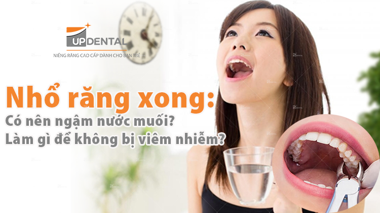Nhổ răng xong: Có nên ngậm nước muối, làm gì để không bị viêm nhiễm?